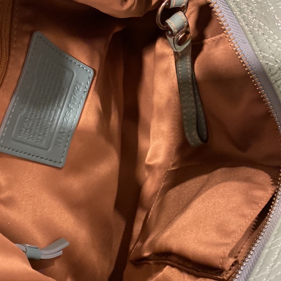 Coach patent leather hobo bag - Picture 4 of 7